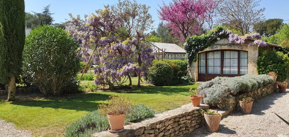 Photographs of Mas des Lilas villa in Provence - Image 4 of 36