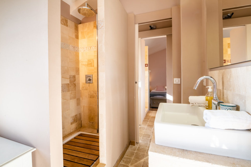 Photographs of Mas de la Sérénité villa in Provence - Image 32 of 39