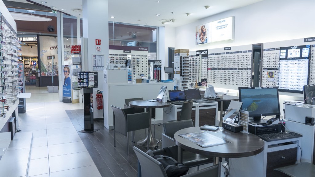 Magasin Opticien C.C. Carrefour 78240 CHAMBOURCY intérieur