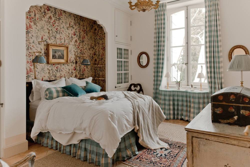 Photographs of Chateau Avignon Provence villa in Provence - Image 18 of 35