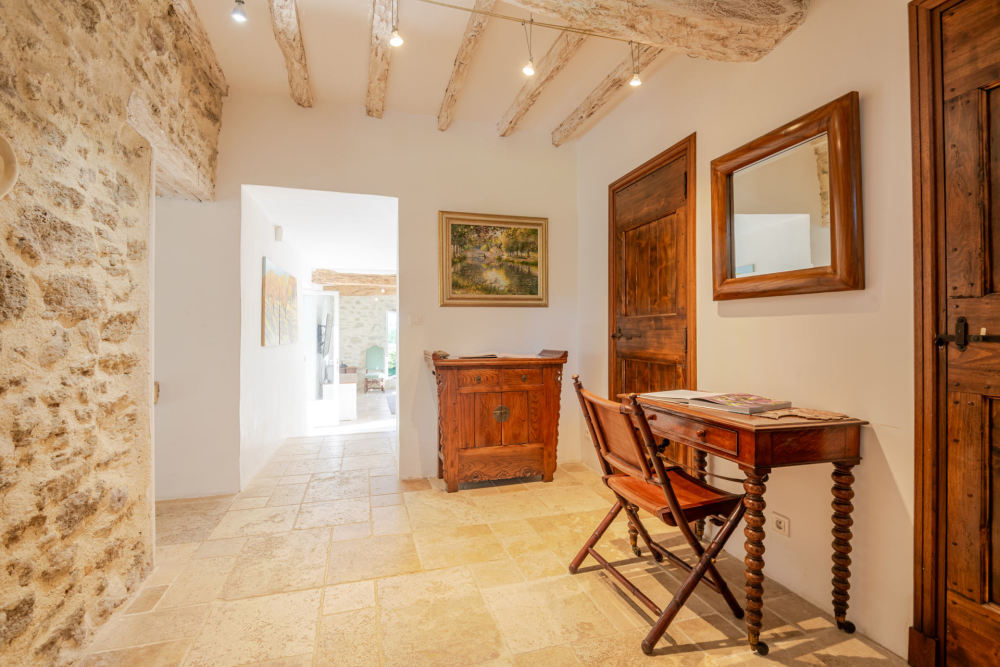Photographs of Mas d’Oppede villa in Provence - Image 21 of 36