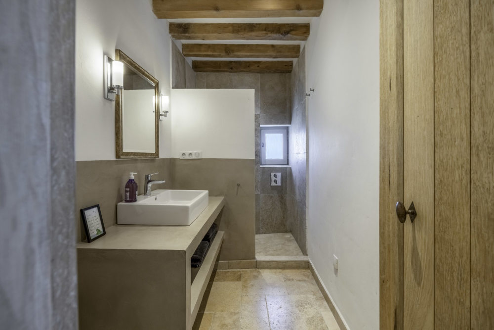 Photographs of Mas Eternel villa in Provence - Image 22 of 40