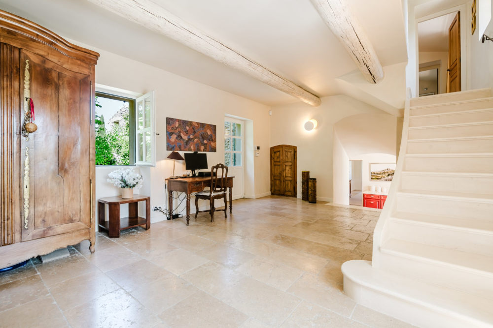 Photographs of Mas Ambre villa in Provence - Image 10 of 51