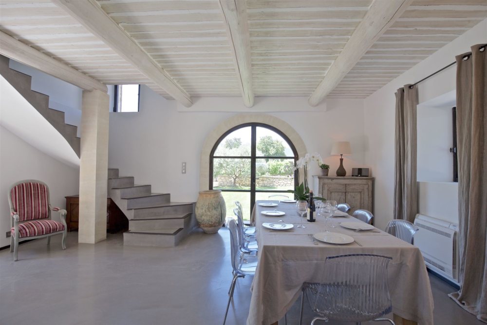 Photographs of Mas des Platanes villa in Provence - Image 9 of 36
