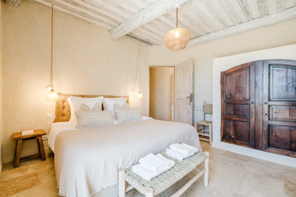 Photographs of Le Hameau de Sénanque villa in Provence - Image 25 of 60