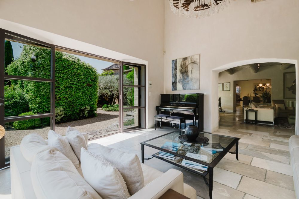 Photographs of Mas la Bergerie de Cabrieres villa in Provence - Image 13 of 56