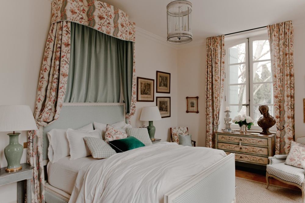 Photographs of Chateau Avignon Provence villa in Provence - Image 27 of 35