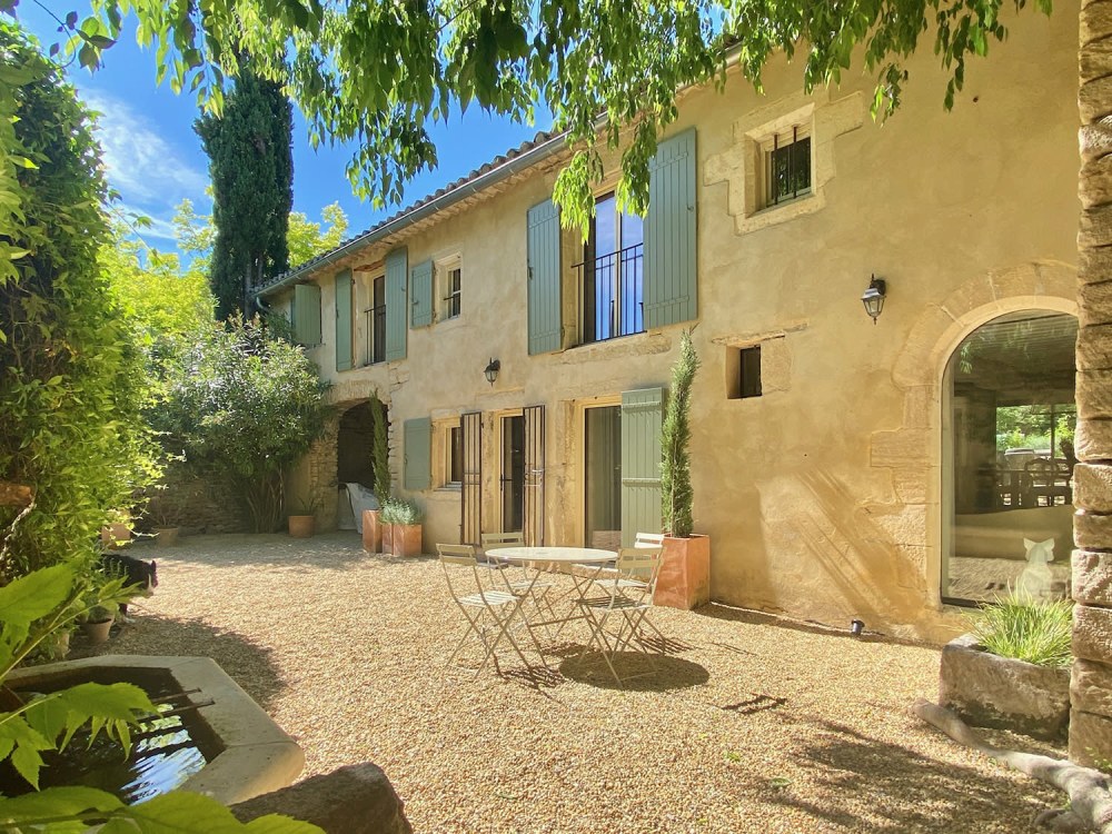 Photographs of Mas des Roitelets villa in Provence - Image 2 of 26