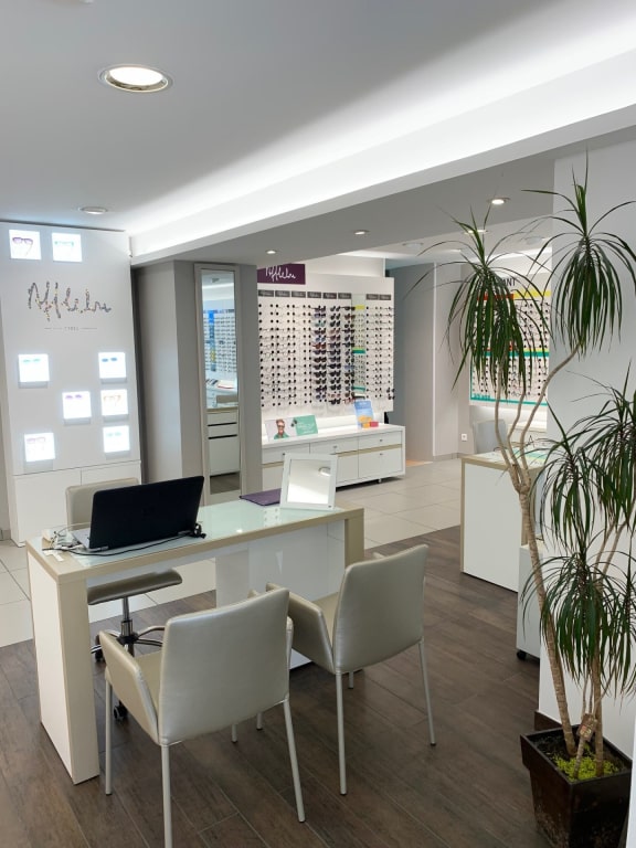 Magasin Opticien 60 rue Nationale 56300 PONTIVY intérieur