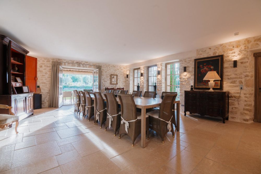 Photographs of Bastide du Calavon villa in Provence - Image 8 of 57