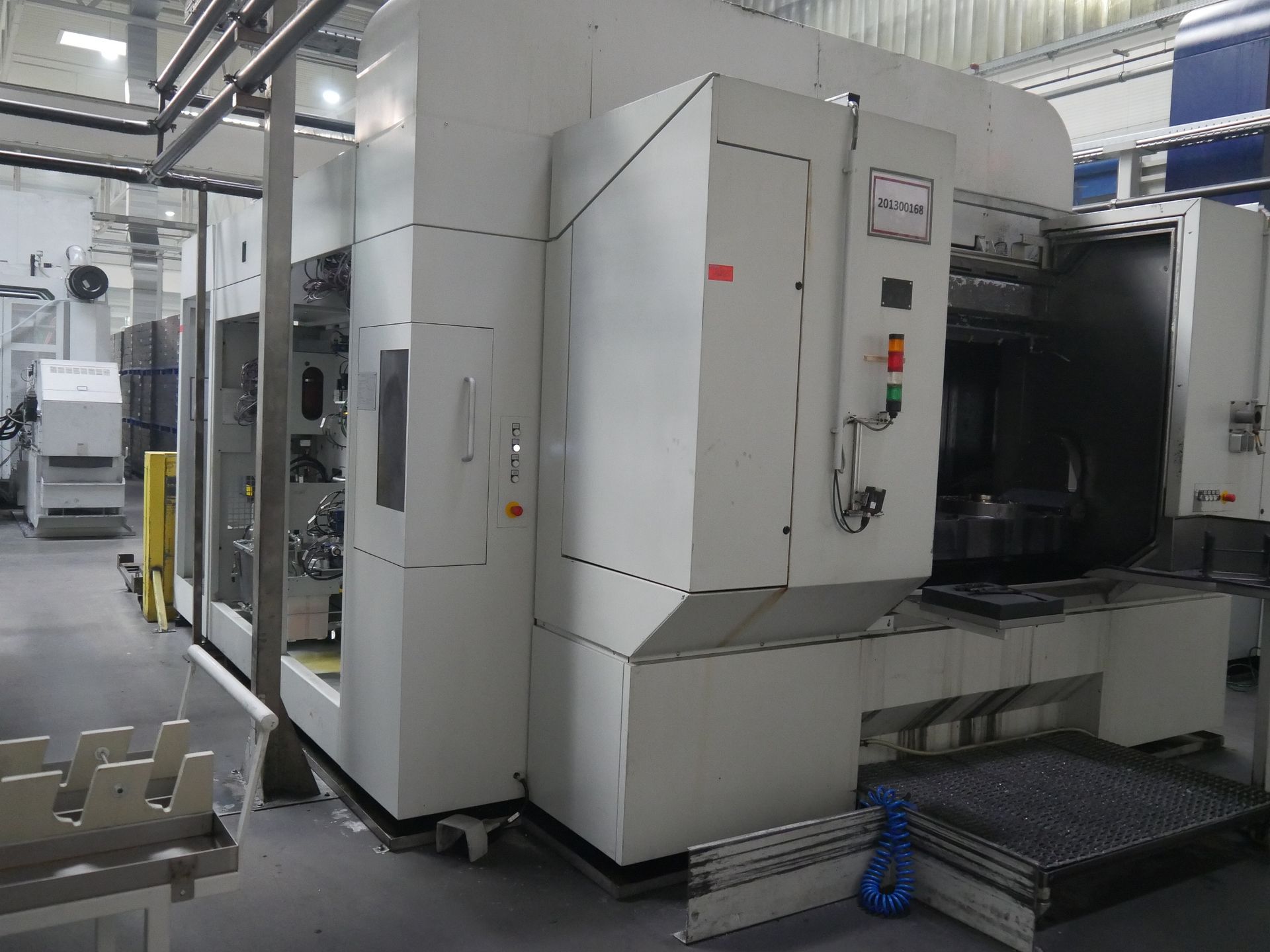 5-Axis Twin Spindle Machining Center-Licon - Image 5