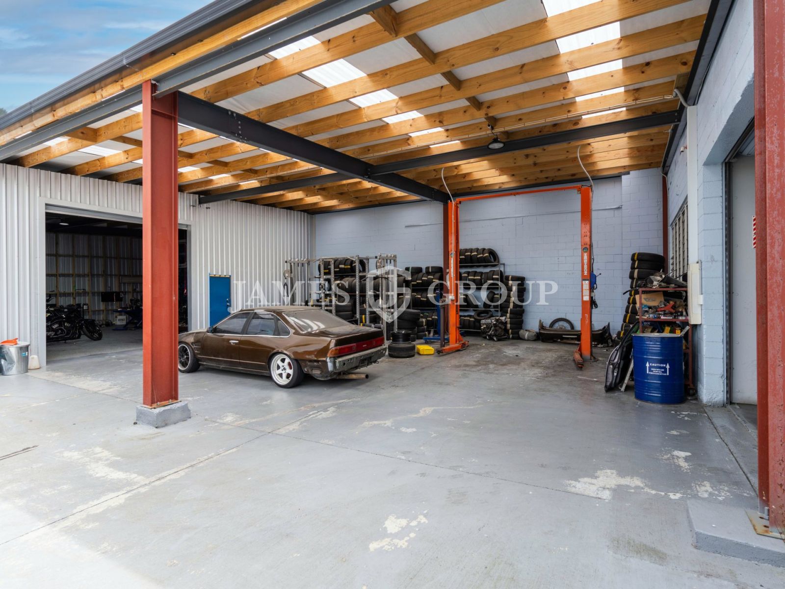 300m2 Industrial | 483m2 Yard | 112m2 Canopy