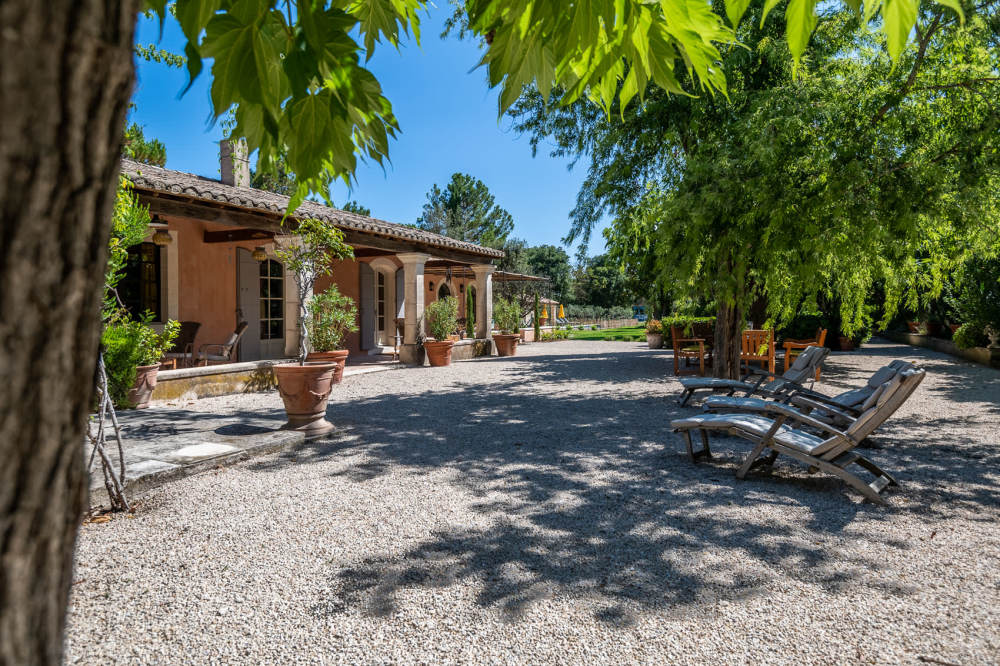 Photographs of Mas de Pagnol villa in Provence - Image 2 of 39
