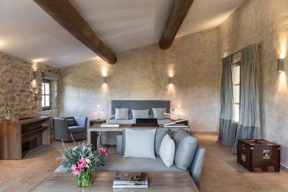 Photographs of Bastide du Calavon villa in Provence - Image 17 of 57