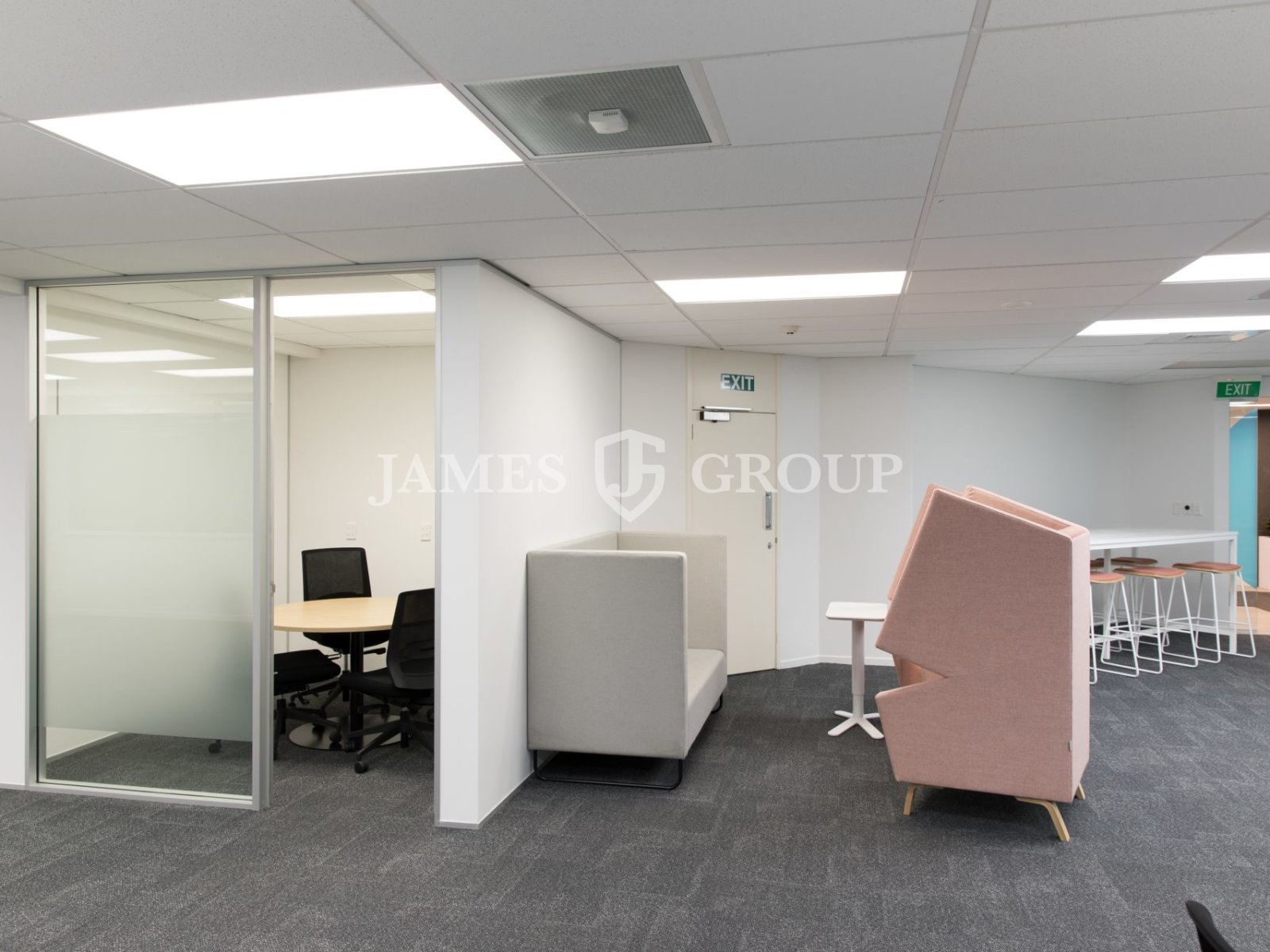 Expansive 430m² Office On Great South Road