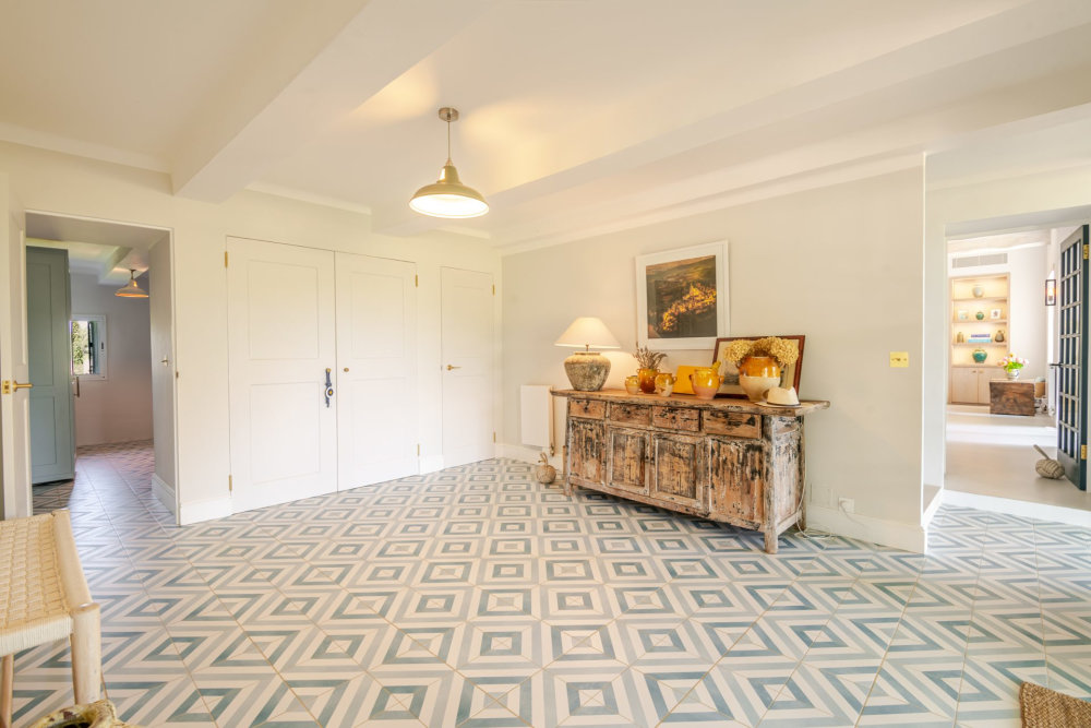 Photographs of Mas des Splendeurs villa in Provence - Image 10 of 53