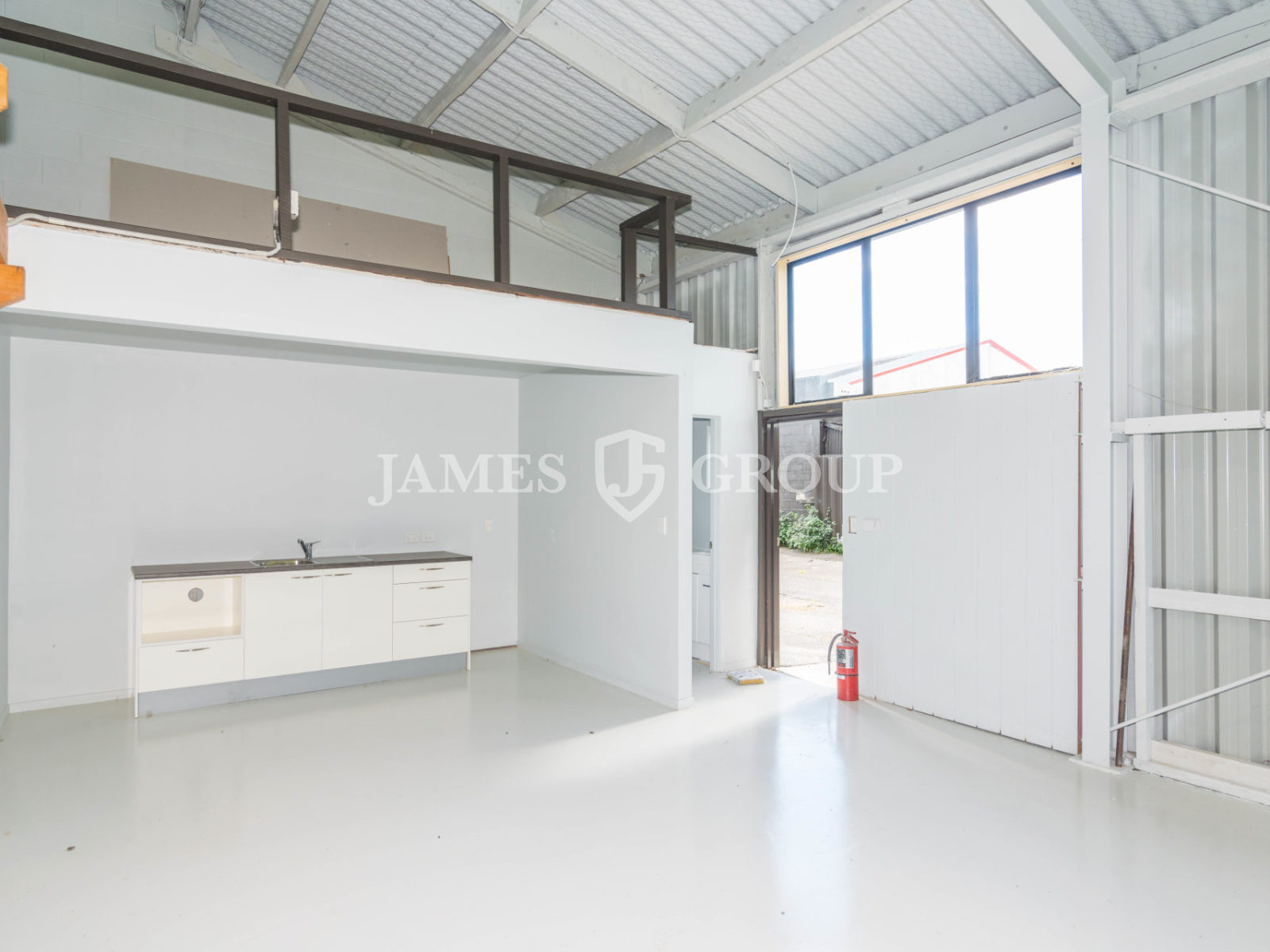 Tidy 122m² Industrial Unit In Papakura
