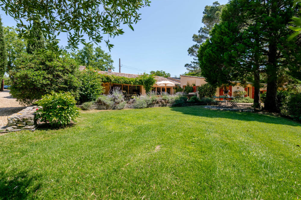 Photographs of Mas de la Plume villa in Provence - Image 4 of 39