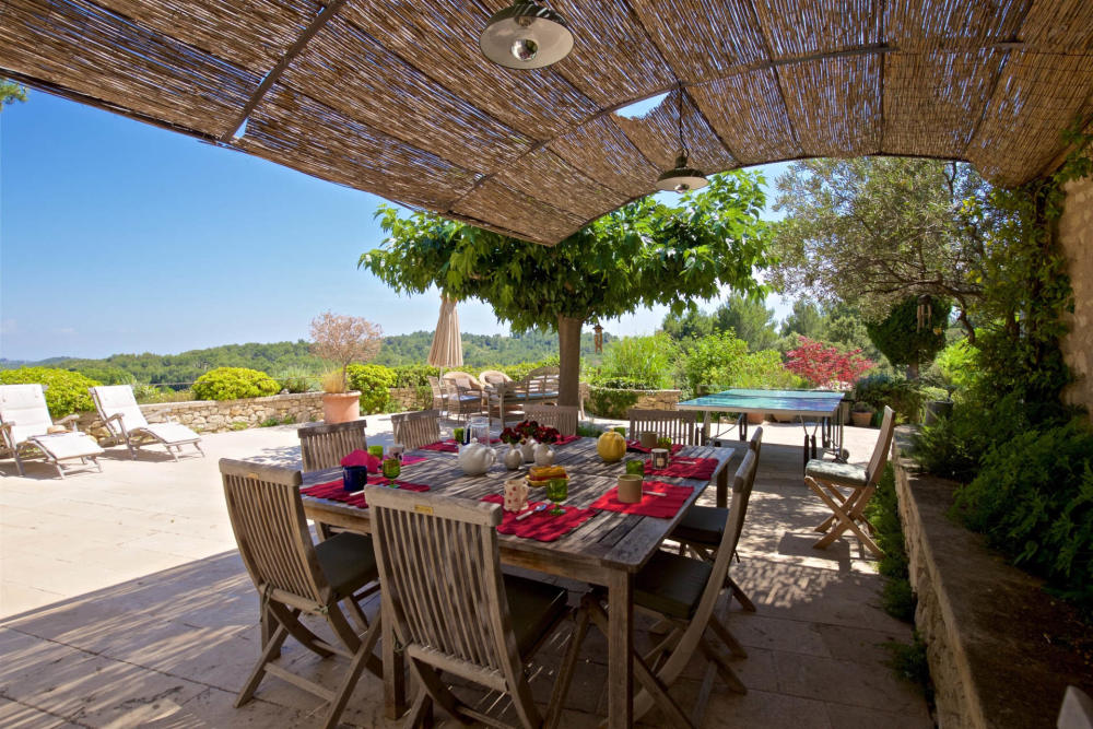 Photographs of Mas de Belleroche villa in Provence - Image 4 of 34