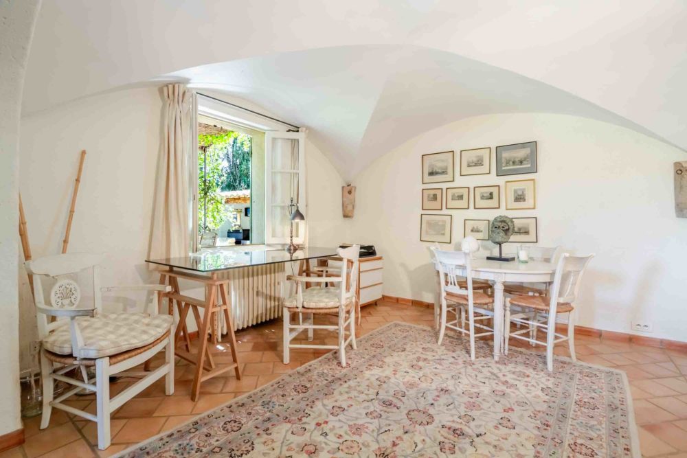 Photographs of Bastide de La Douceur villa in Provence - Image 25 of 31