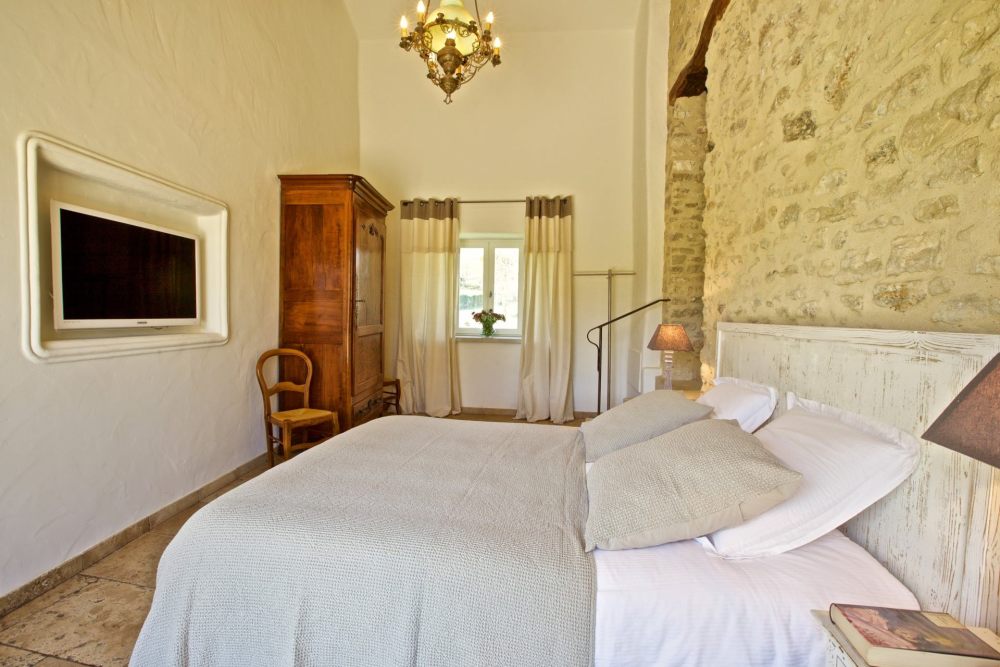 Photographs of Mas des Cerisiers villa in Provence - Image 12 of 34