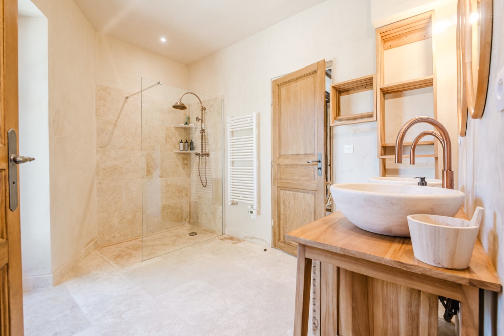 Photographs of Le Hameau de Sénanque villa in Provence - Image 22 of 60