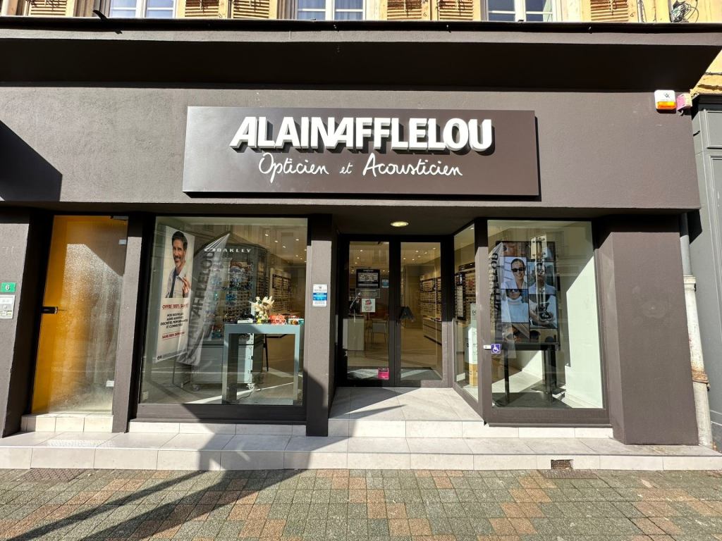 Magasin Opticien 6 rue de la Pêcherie 69170 TARARE extérieur