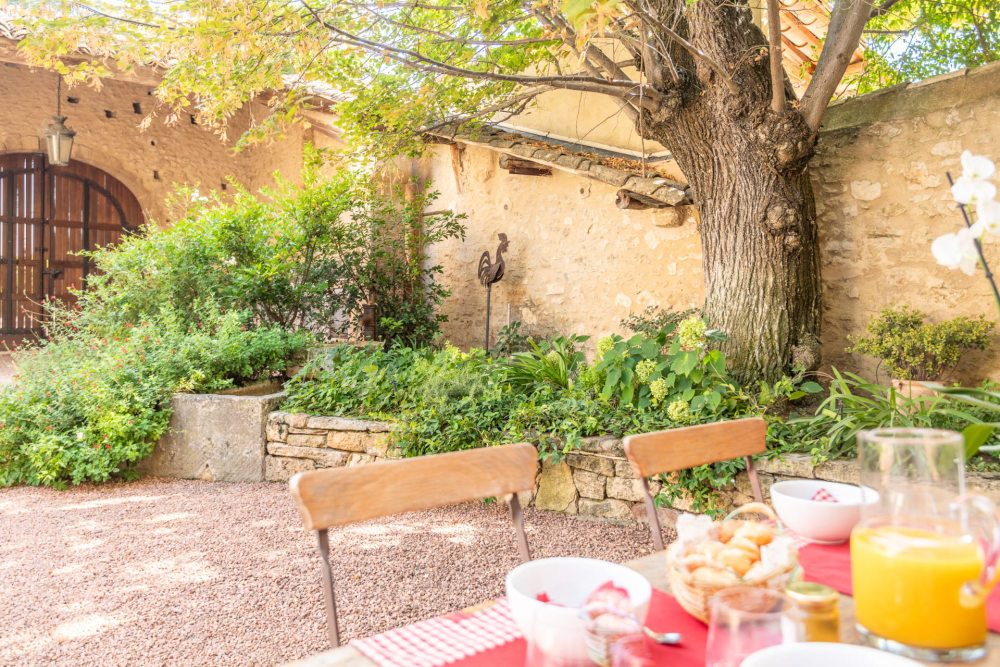 Photographs of Mas du Menuisier villa in Provence - Image 43 of 45