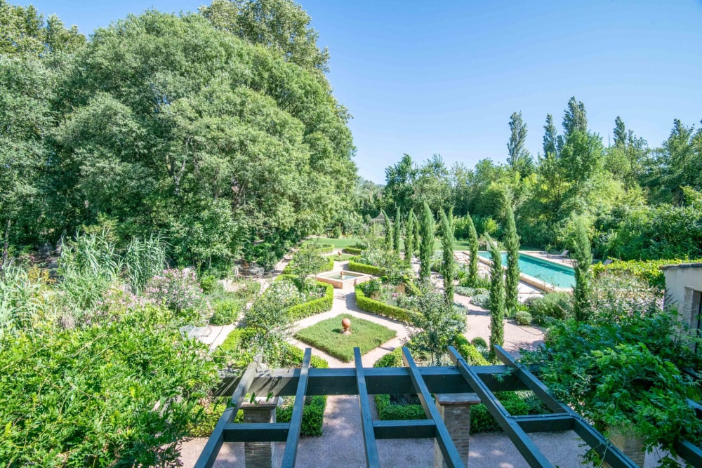 Photographs of Mas des Pierres villa in Provence - Image 16 of 60