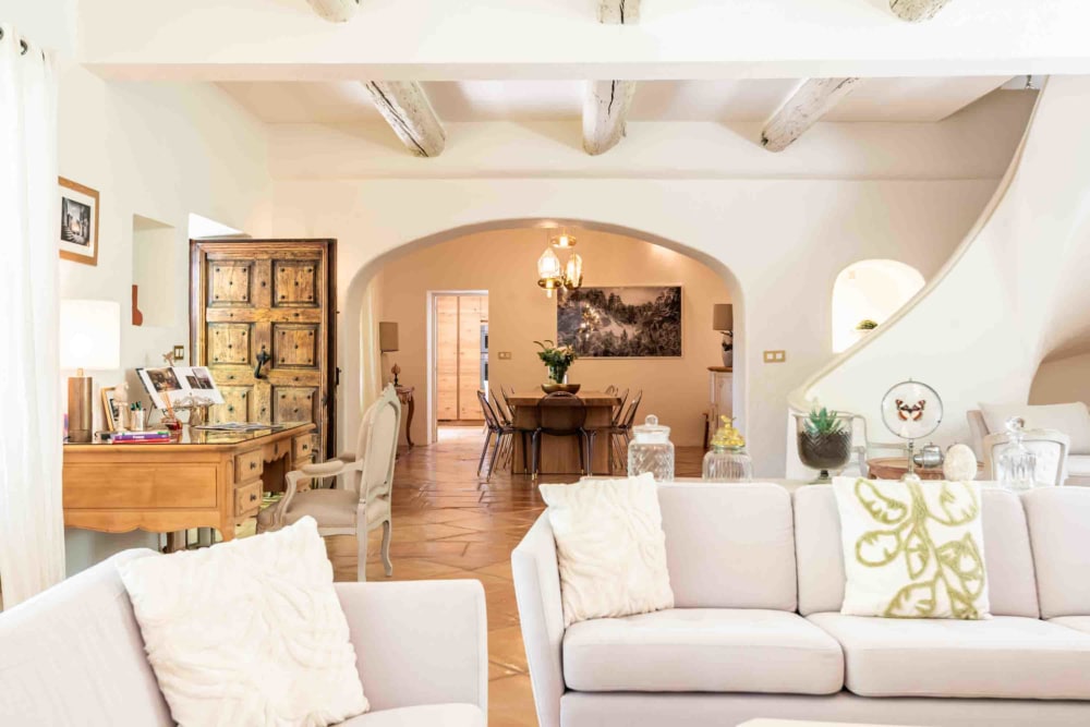 Photographs of Mas des Papillons villa in Provence - Image 6 of 45