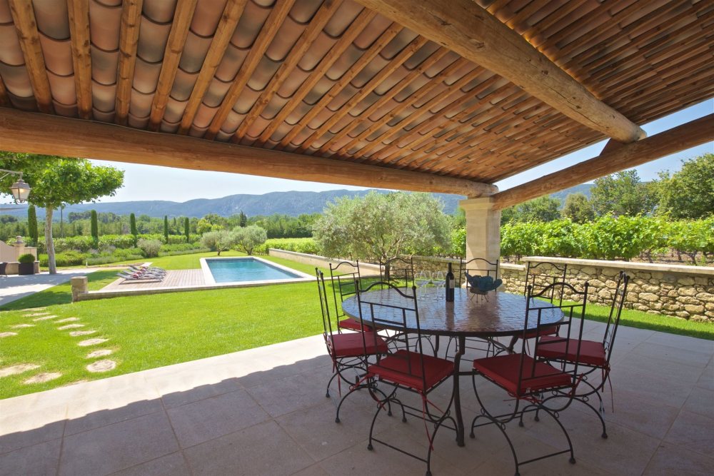 Photographs of Mas des Platanes villa in Provence - Image 33 of 36