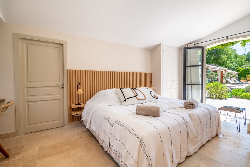 Photographs of Mas de la Caume villa in Provence - Image 17 of 52