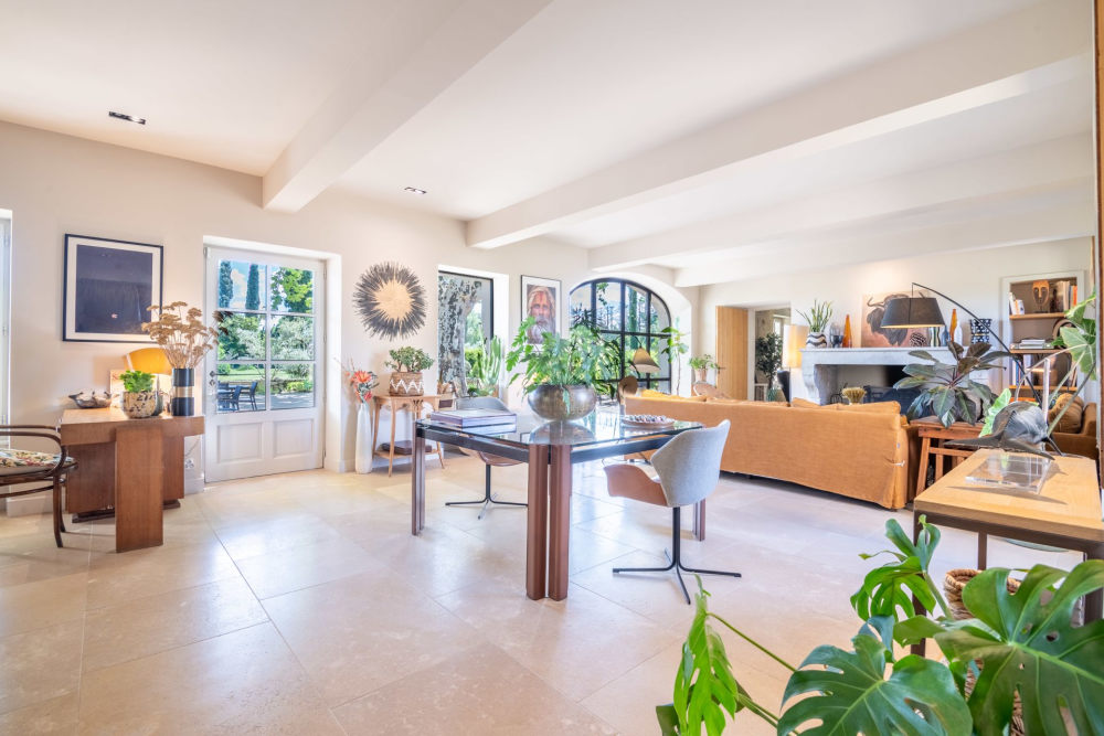 Photographs of Mas Le Nectar villa in Provence - Image 9 of 53