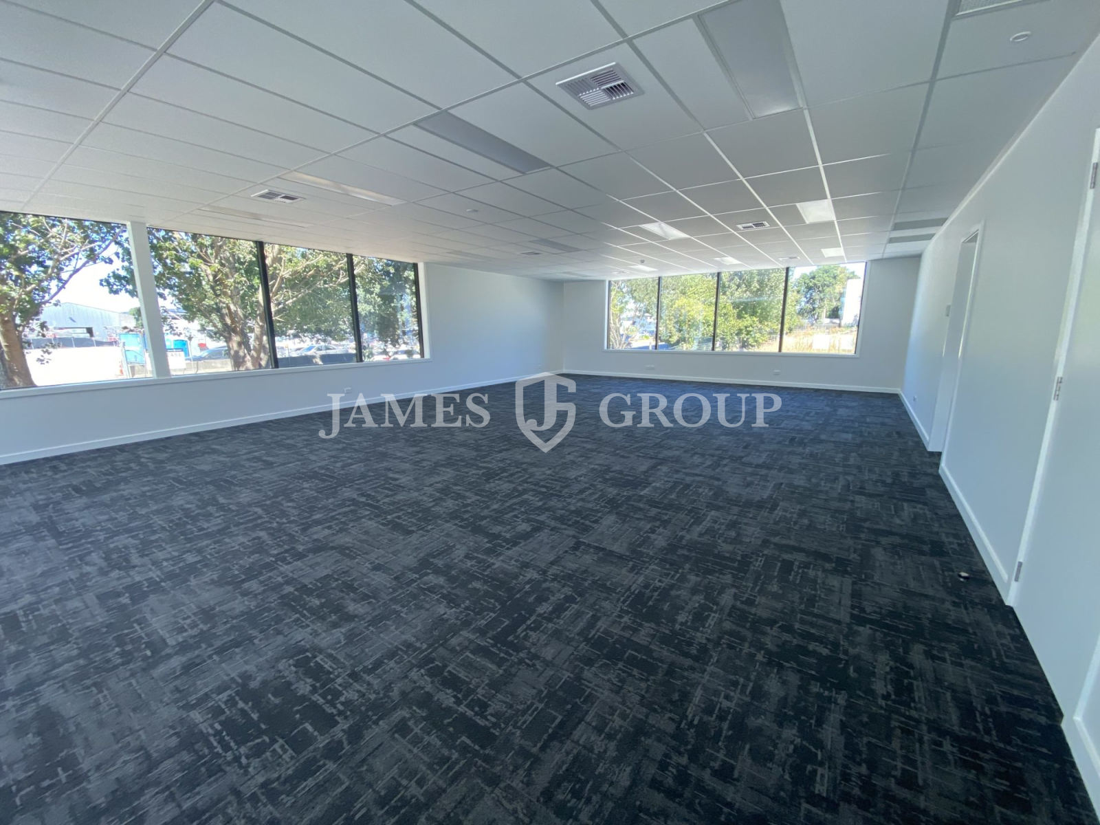Brand New High-stud Unit – Drive-through Access