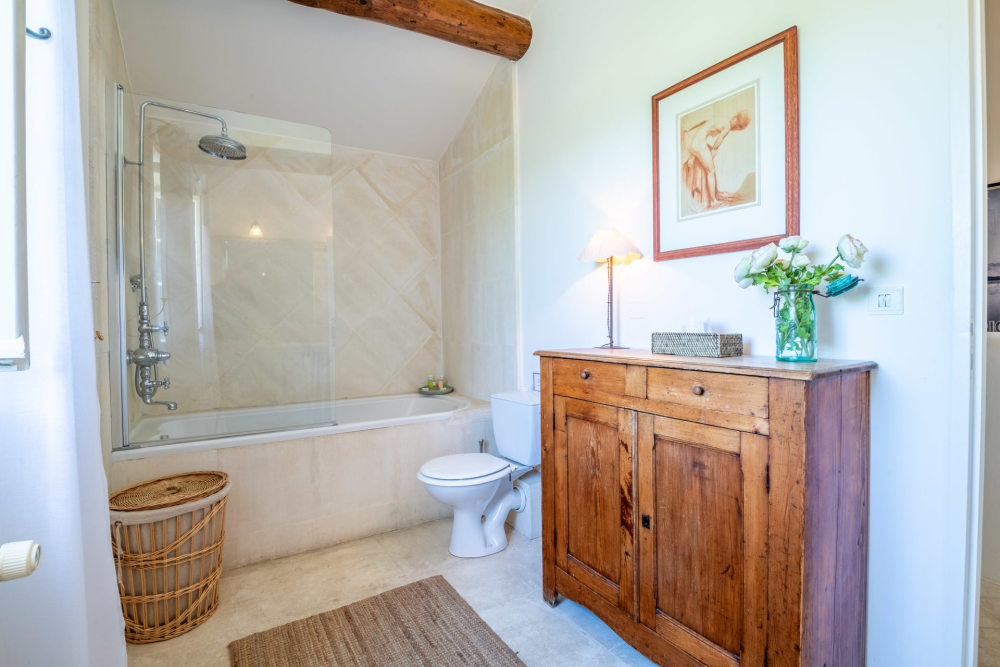 Photographs of Les Vignes villa in Provence - Image 26 of 46
