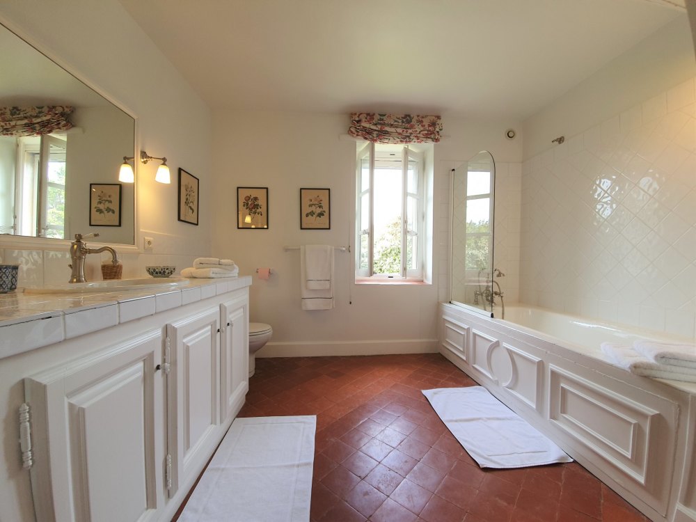 Photographs of Mas d’Olivia villa in Provence - Image 22 of 39