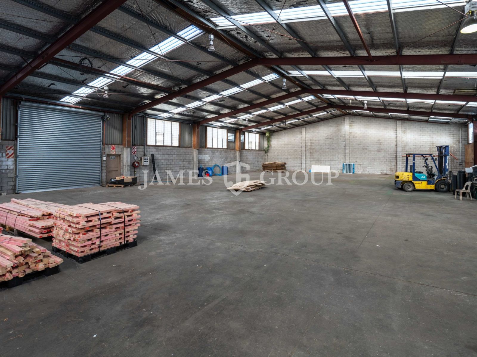 High-stud Heavy Industry Warehouse & Yard