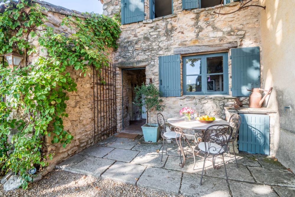 Photographs of Mas des Cigales villa in Provence - Image 16 of 41
