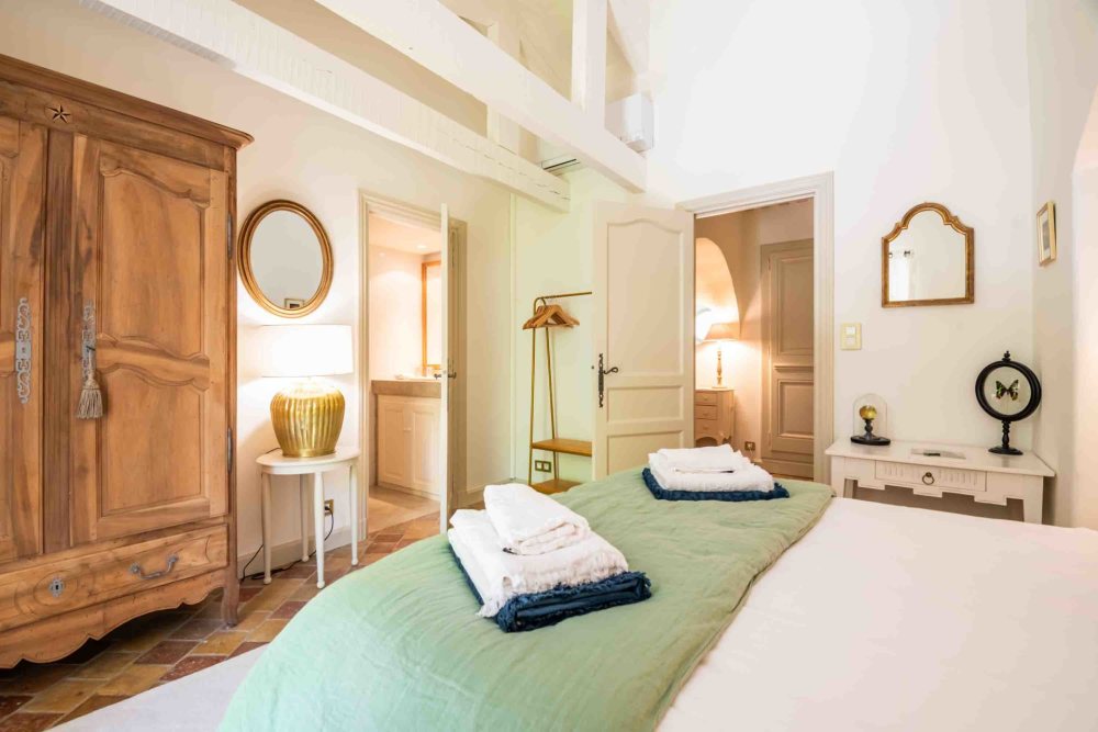 Photographs of Mas des Papillons villa in Provence - Image 34 of 45
