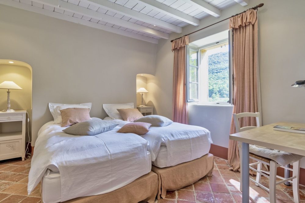 Photographs of Mas de la Quietude villa in Provence - Image 19 of 48