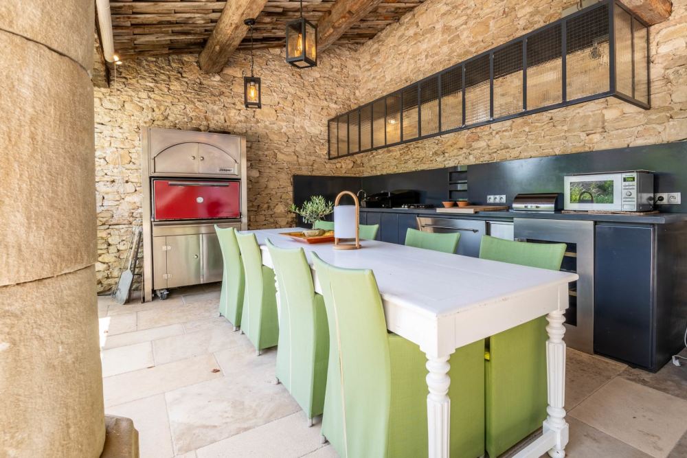 Photographs of Bastide de la Senancole villa in Provence - Image 38 of 52