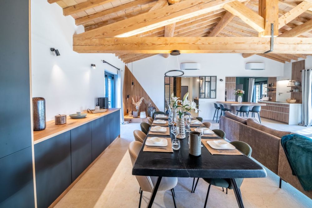 Photographs of Mas des Flaneries villa in Provence - Image 7 of 36