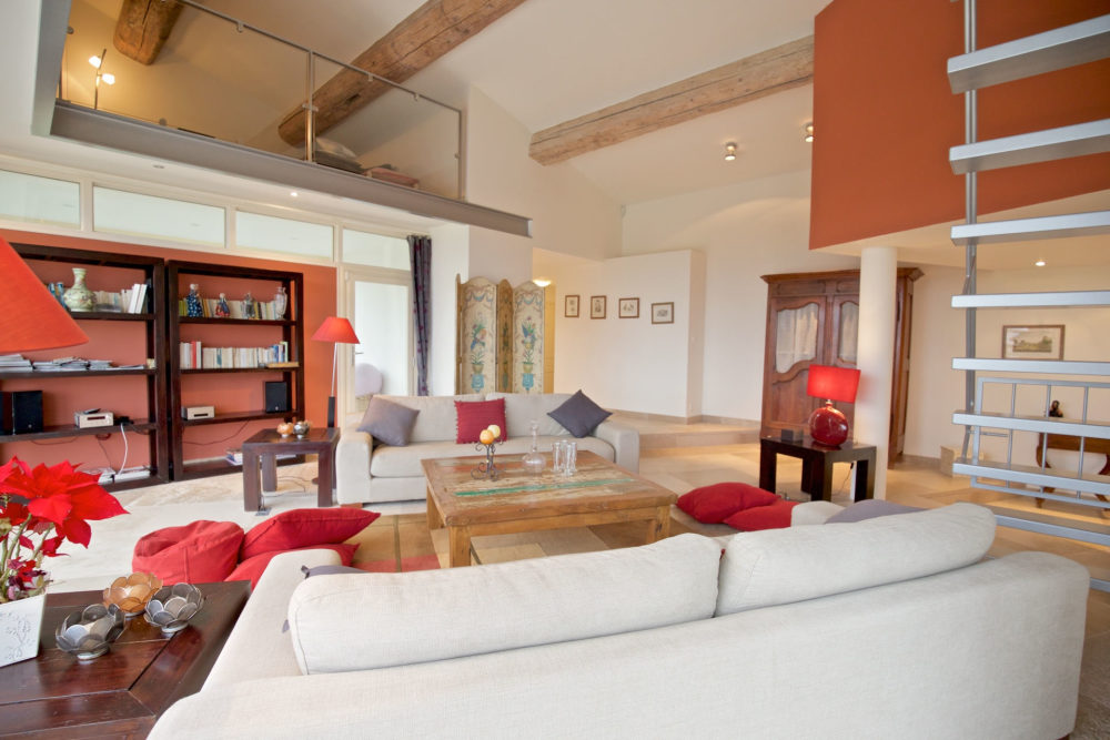 Photographs of A Laise en Provence villa in Provence - Image 9 of 25