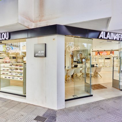 Tienda Óptico Calle Aragón, 27-A Bajo - Islas Baleares 07800 IBIZA interior