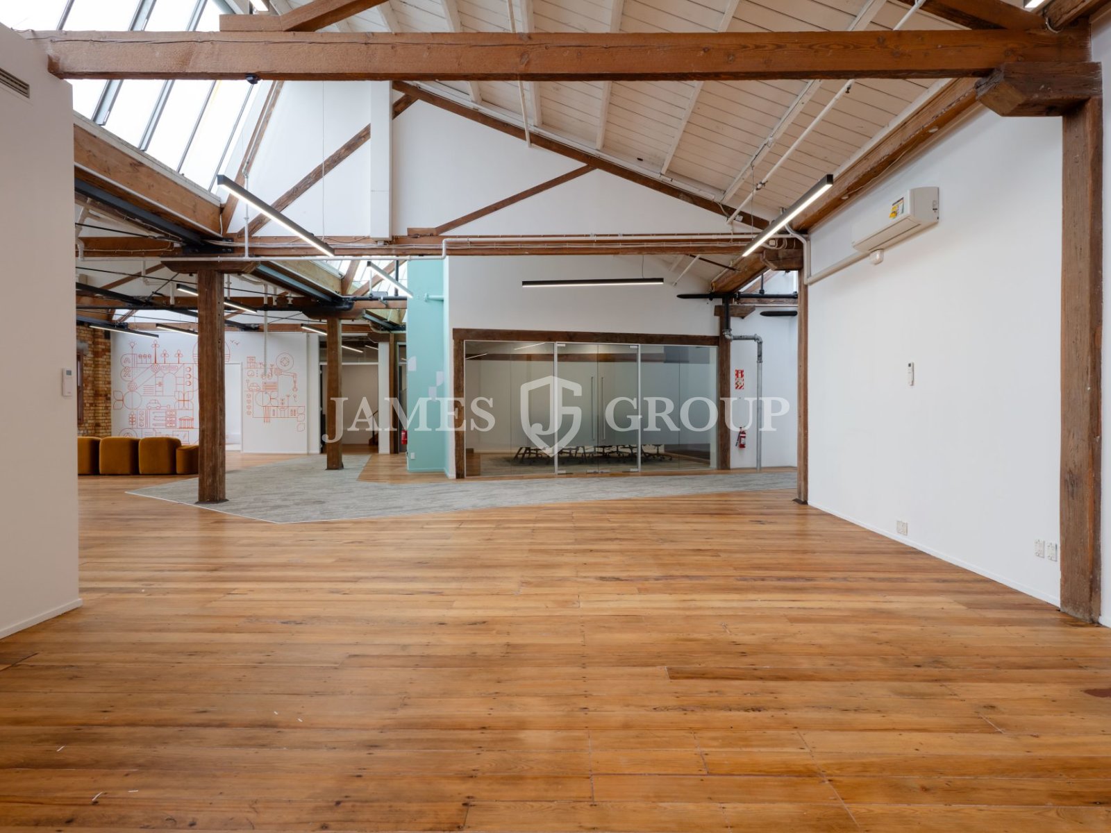 Stunning Character Office – Saatchi & Saatchi