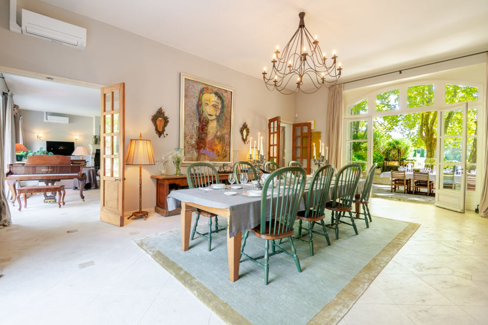 Photographs of Domaine de Fontclair villa in Provence - Image 11 of 60