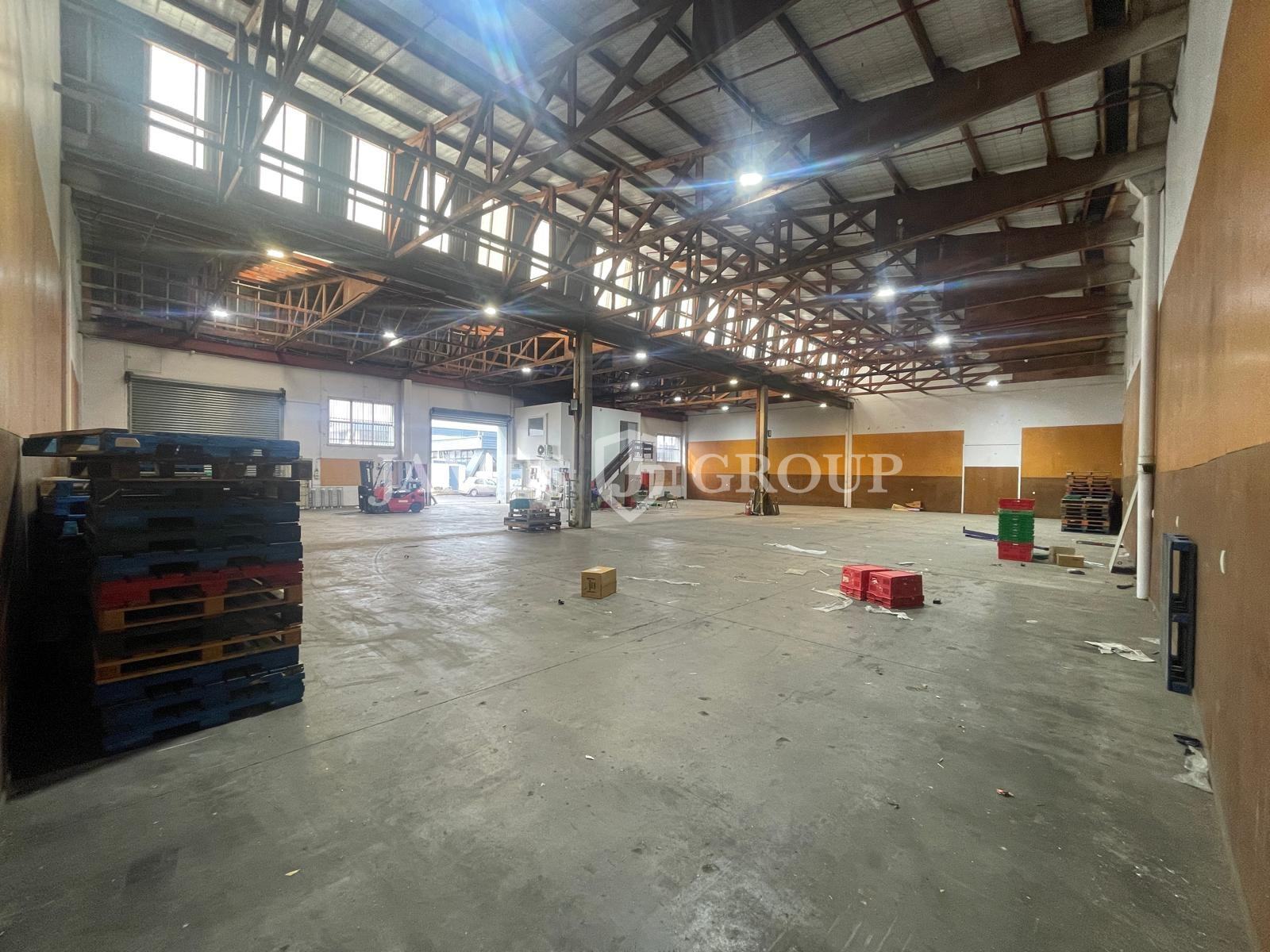 800m² High Stud Warehouse | 3 X Roller Doors
