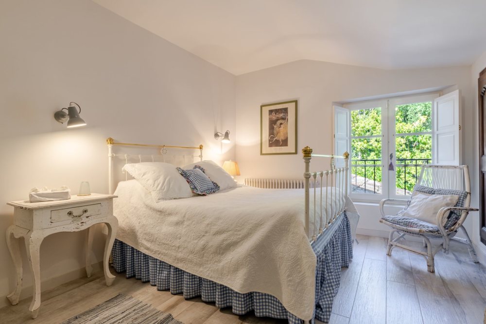 Photographs of Mas de l’Ermitage villa in Provence - Image 22 of 39
