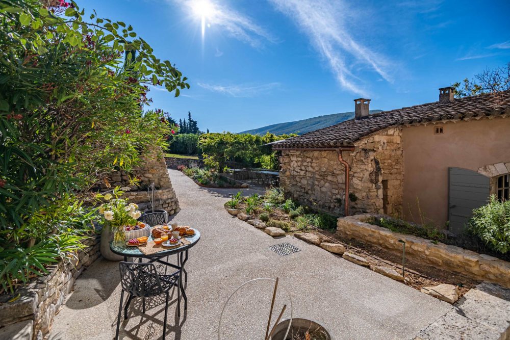 Photographs of Mas de la Salamandre villa in Provence - Image 52 of 57