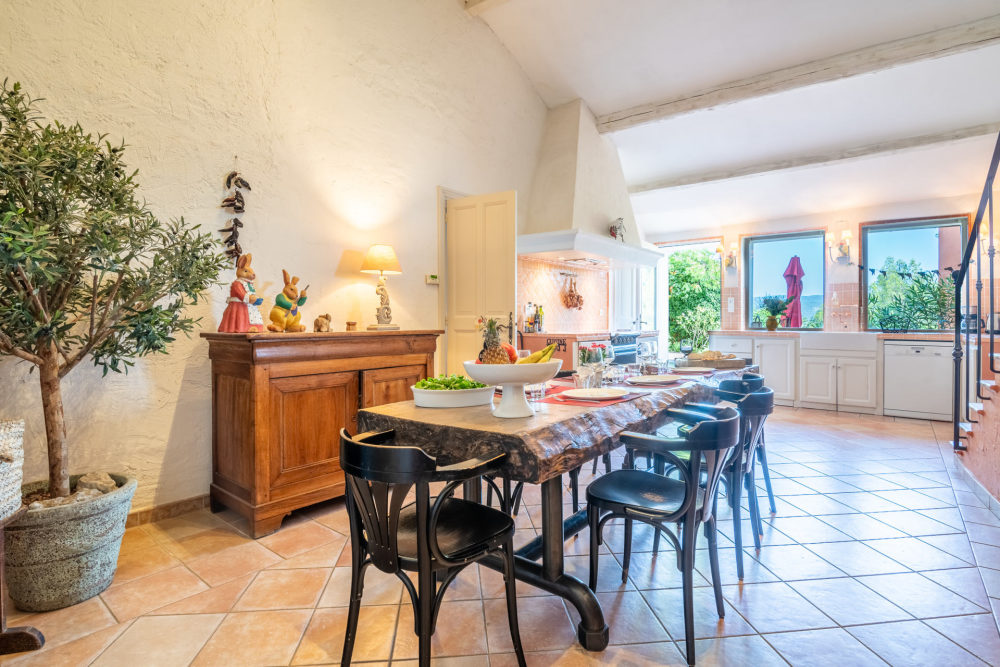 Photographs of Villa la Feniere villa in Provence - Image 7 of 28